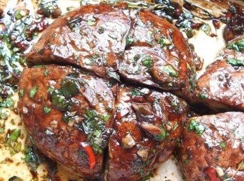 step5: 經過香煎烘烤的波特菇風味獨特濃郁,口感像品嚐牛排似的,是一道很特別的料理。