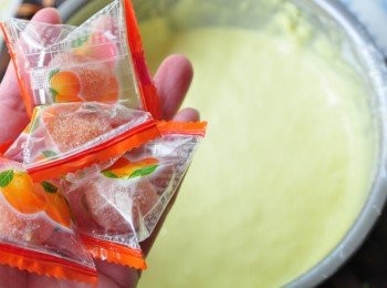 step2: 調好起司粉餬，取出金桔糖