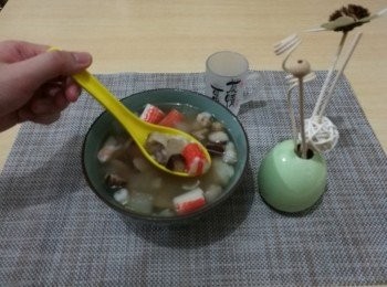 step4: 豬肉切粒，用生抽、糖及鷹粟粉醃好。