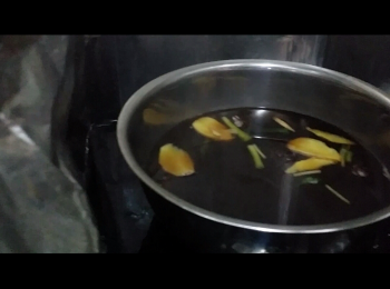 step5: 煮滾滷水材料約10分鐘至出味。關火，靜置待完全涼透。
Boil the marinade ingredients for about 10mins. Off fire,  wait until it totally cool down.