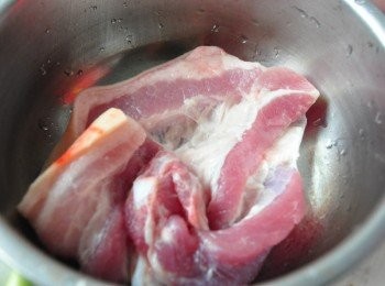 step3: 五花肉用清洗稍微沖洗一下