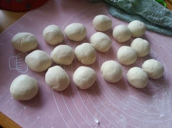 step12: 將每粒粉糰搓圓
