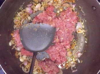 step7: 下豬肉炒散至全熟