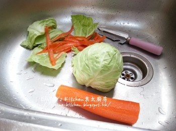 step1: 甘旬去皮 , 椰菜去掉外邊的菜葉