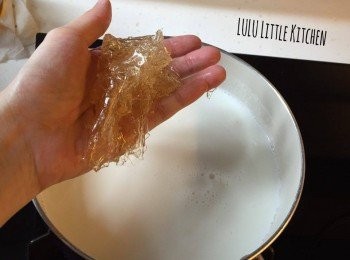 step3: 加入魚膠片至熔化