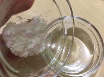 step4: 鬆肉粉加1湯匙水開勻