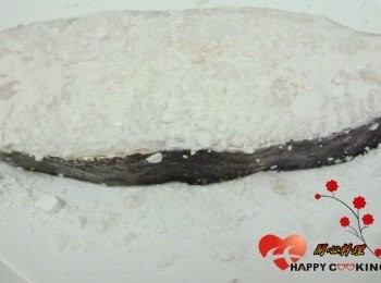step2: 沾上乾地瓜粉