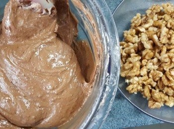 step6: 加入合桃肉120g拌勻