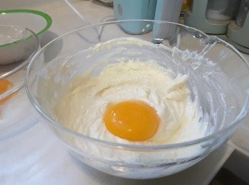 step3: 蛋黃逐隻加