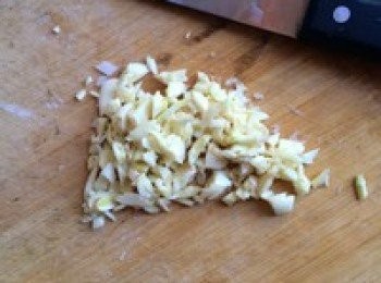 step5: 蒜切末備用！