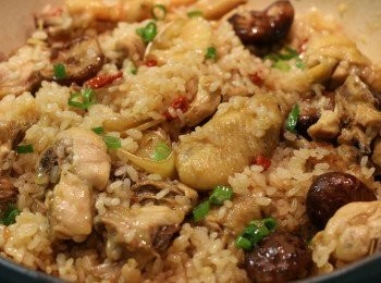 step6: 然後再蓋上鍋蓋用小火續煮約5分鐘後可關火，再悶焗15分鐘即可。