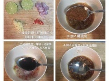 step6: 直接用煮<a href="https://bit.ly/3EZL8dD" target="_blank" data-keyword="雞胸" class="guide-link"><strong>雞胸</strong></a> <span style="display:inline-block;vertical-align:middle;margin-top:-3px;color:initial;border-radius:3px;padding:2px 3px;font-size:12px;line-height:14px;background:#87d300;color:#fff;">即買</span> 肉的水再煮冬粉、青豆仁和紅蘿蔔，冬粉只要煮到透明就撈起來用可飲用水沖洗泡冰水，降溫後馬上瀝乾備用。