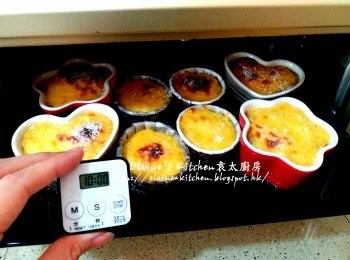 step13: 再入焗爐繼續用200C焗多5分鐘至表面成金黃色 , 取出靜待10分鐘即可