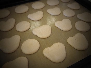 step12: 風乾至表皮不沾黏。放冷氣口或是吹風扇~