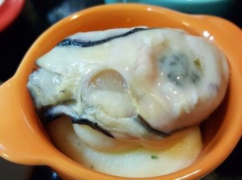 step5: 將廣島蠔放在薯蓉上。