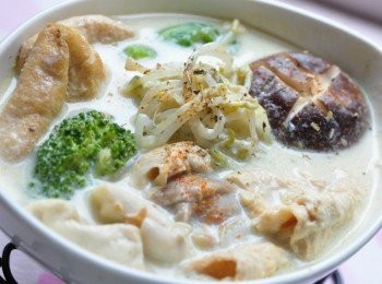 step6: 煮到蔬菜熟時，加入調味料調味即可~