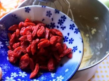 step8: 最後將枸杞放入攪拌均勻