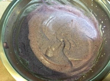 step7: 如果可以就放入冰格冷藏，每30分鐘拎出黎攪一下，重覆步驟2-3次，這樣可以令雪糕更幼滑