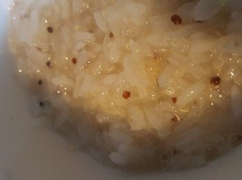 step6: 米和水放入電飯煲煮成軟飯。
