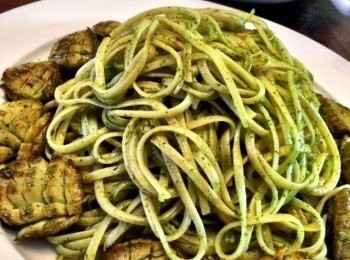 step5: 此醬亦可以用來煮海鮮，更能帶出鮮味！最近就用它來炒鮮鮑魚，非常惹味！