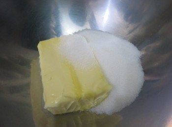 step1: <span class="group_1">餅皮</span>
牛油先放軟(至手指可以輕易放入的程度)