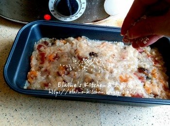 step13: 取出灑上白芝麻 , 或自行加入XO醬或蔥粒