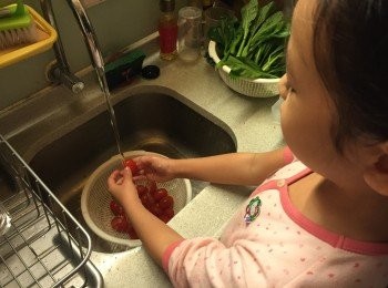 step1: 車厘茄洗淨