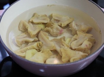 step2: 螺頭清洗浸數小時，稍微飛水及去內臟