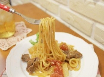 step4: 麵條吸取了濃濃番茄香氣呢^^b 不得不說~真的很好吃耶!!!!!味道簡直就跟外面餐廳一樣...想不到這麼省事的煮法還真是棒!!!