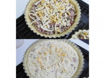 step13: 接著將<span class="group_2">內餡</span>填入派皮中,倒入<span class="group_3">蛋奶液</span>!!! 灑上些許起士絲和黑胡椒^^