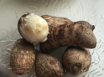 step1: 芋頭蒸熟去皮。