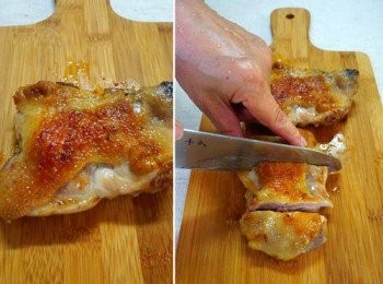 step5: 切塊：將一大塊雞腿肉切成三、四等份擺盤。(切生肉或熟肉的菜板與刀子要分開使用，不要用切生肉的菜板與刀子切熟肉。)