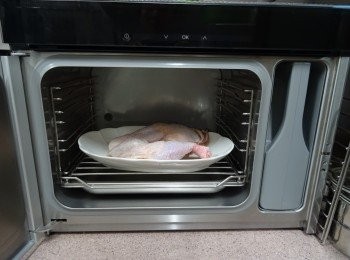 step3: 放入蒸爐蒸20分鐘， 取出待5分鐘再暫件便完成。