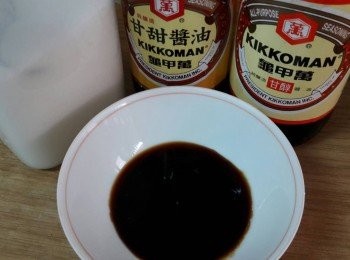 step3: 把甜醬油材料放到小鍋中煮滾即可