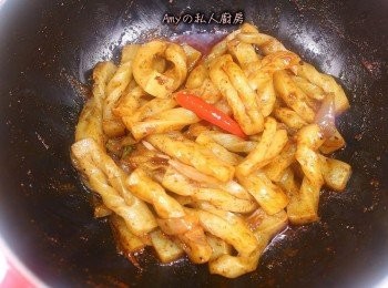 step6: 小火煮至醬汁收乾一半(蒟蒻入味即可)