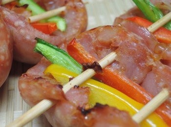 step6: 單獨這樣吃就很好吃了!!口中充滿了洋蔥與甜椒的香氣!!再伴隨著彈跳的音符!!真是美味極了!!