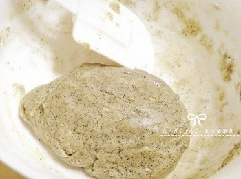 step5: 直到可成糰不沾黏狀態 。