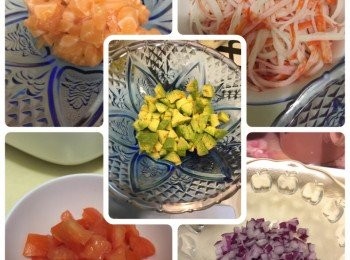 step1: 牛油果去皮後切粒，三文魚刺身切粒，紅洋葱切去根部，再細切成粒狀，蟹棒拆絲留起備用。　