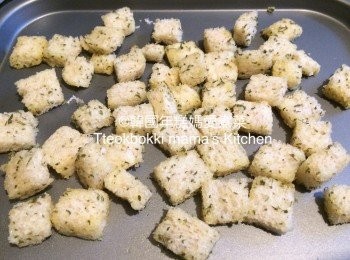 step2: 放進已預熱的焗爐裡10-15分鐘或至金黃色即可。