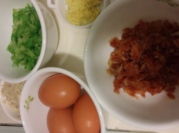 step1: 蟹蛋白炒飯

炒飯跟鮮蝦荷葉飯做法一樣,

炒蟹材料: 大量乾蔥蓉和蒜蓉,牛油20g,
                  糖和鹽各半茶匙，雞汁一茶匙。

先用牛油起鑊加乾蔥,蒜蓉,糖和鹽炒到微金黃色,落蟹最後加雞汁，將蟹放在飯面再將乾蔥鋪上