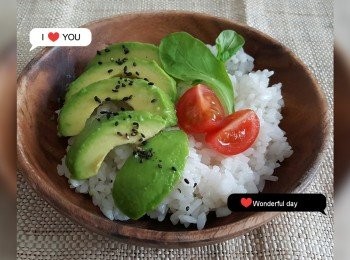 step1: ⚘黑芝麻牛油果壽司飯
  (山葵醬油)
做法:
🌱珍珠米洗淨，米1:1水煮成飯