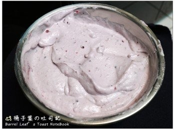 step5: 6.放入盆中，用保鮮模封住，放入冷凍庫8小時即可