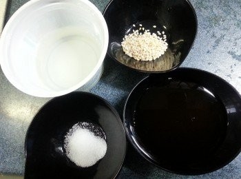 step6: 先將焦糖材料拌勻(芝麻除外)