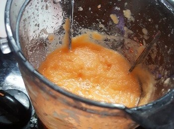 step2: 將馬蹄,雪梨, 胡蘿蔔刨成蓉(或可像我切粒用攪拌機攪成蓉)