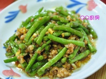 step8: 這道有夠味的蒜味醬香炒四季豆完成囉~