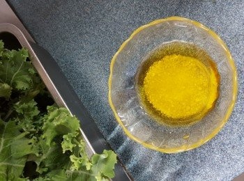 step3: 將原蔗糖與橄欖油拌勻