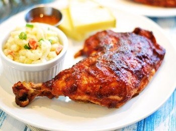 step3: 想試試夏威夷特有的轉轉烤雞搭配酸甜開胃的通心粉沙拉嗎？食譜請參考： http://belleslab.pixnet.net/blog/post/196928070