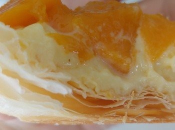 step7: 芒果放面放入雪櫃雪凍後進食。