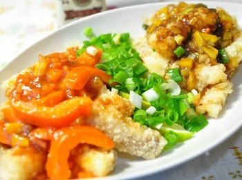 step12: 將兩種不同的梅膏風味組合，中間以柳丁片、蔥花區隔，不但顏色鮮美，更具不同的風味，讓食用的人開心滿意喔!