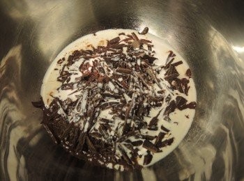 step2: 加入淡忌廉 。